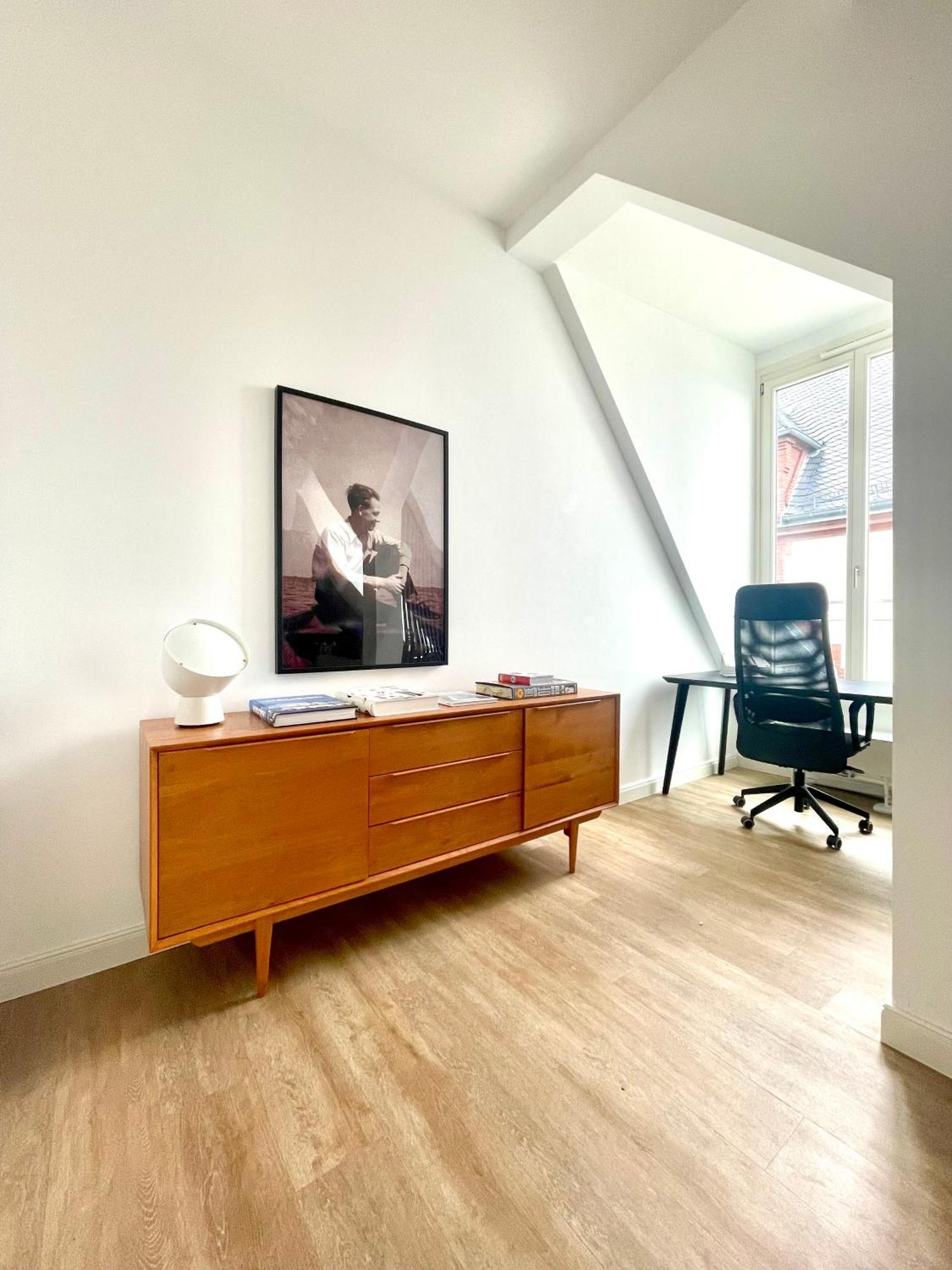 Super Zentrales Design-Apartment Wiesbaden Buitenkant foto